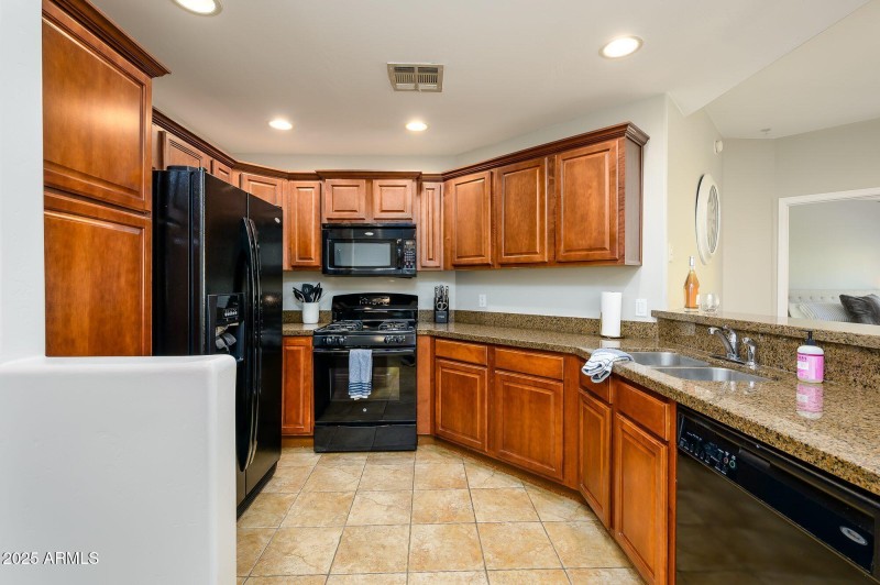 DV Kitchen2