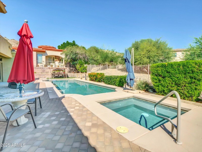 082-2732 E Friess Drive-82