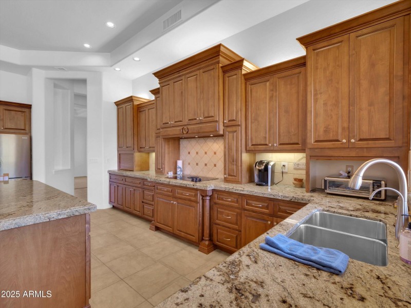 048-2732 E Friess Drive-48