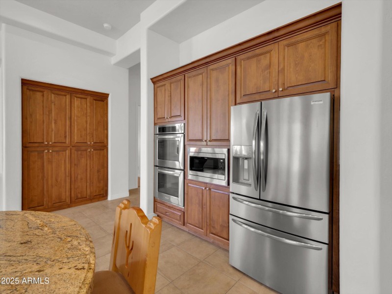 049-2732 E Friess Drive-49