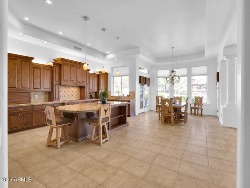 042-2732 E Friess Drive-42