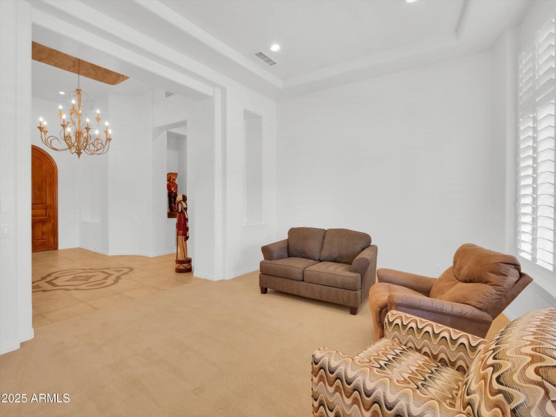 020-2732 E Friess Drive-20