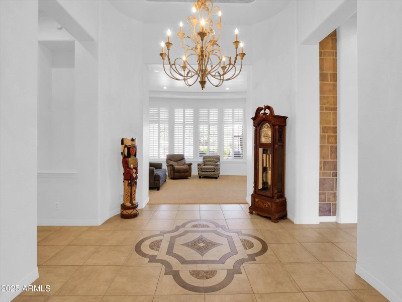 016-2732 E Friess Drive-16