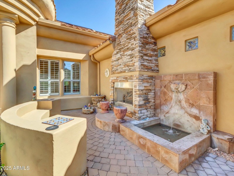 003-2732 E Friess Drive-3