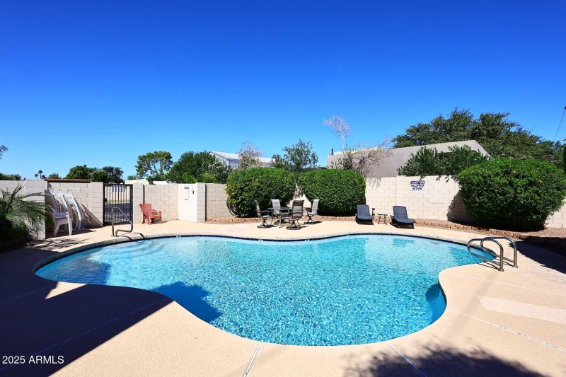 Community Pool2