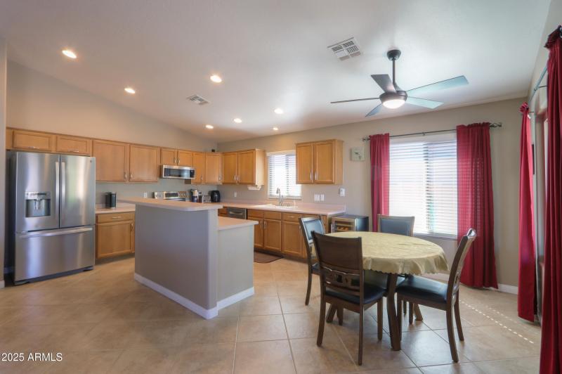 eat in kitchen