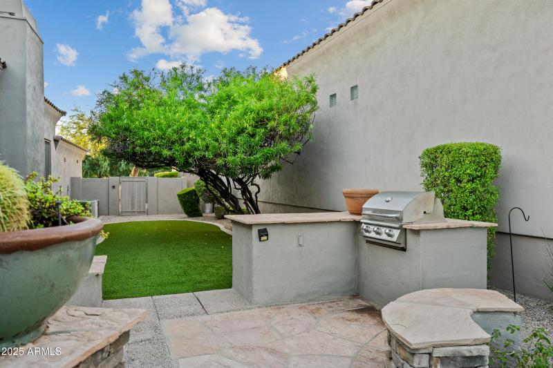 10775 E Caribbean Ln-40