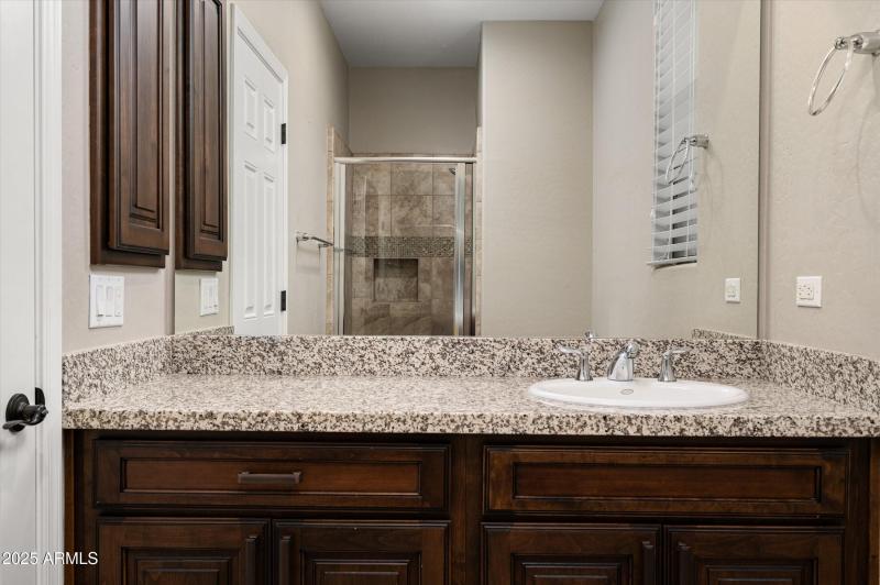 030_Guest Bathroom
