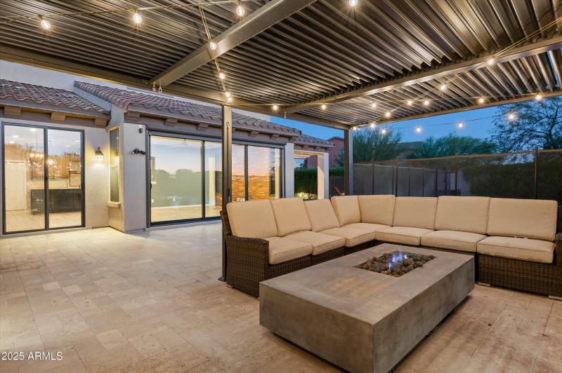 044_Covered Patio