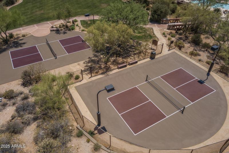 E2) PICKLEBALL COURTS