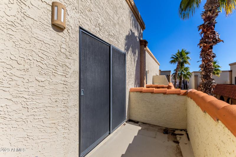 Guest bedroom balcony