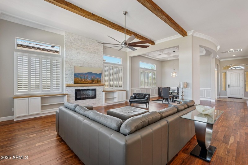 11-web-or-mls-W Georgia Ave-S0210-011