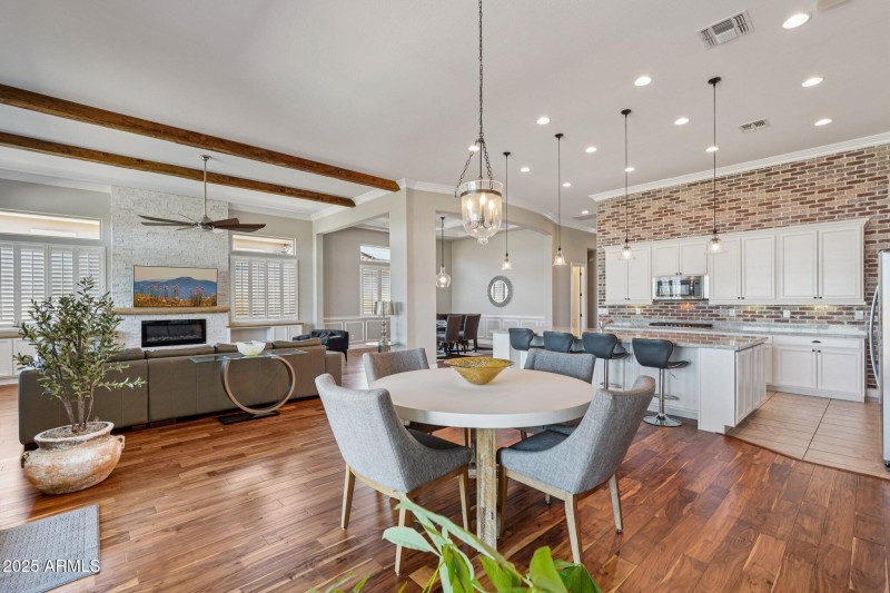 12-web-or-mls-W Georgia Ave-S0210-012