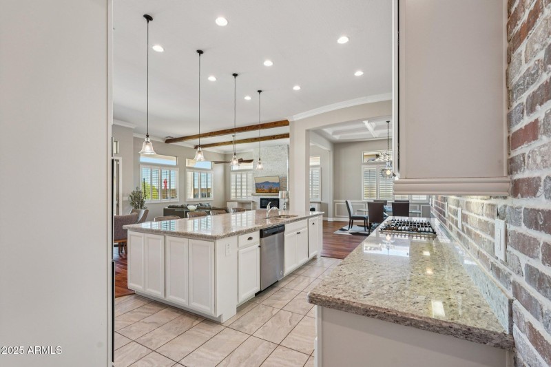 17-web-or-mls-W Georgia Ave-S0210-017