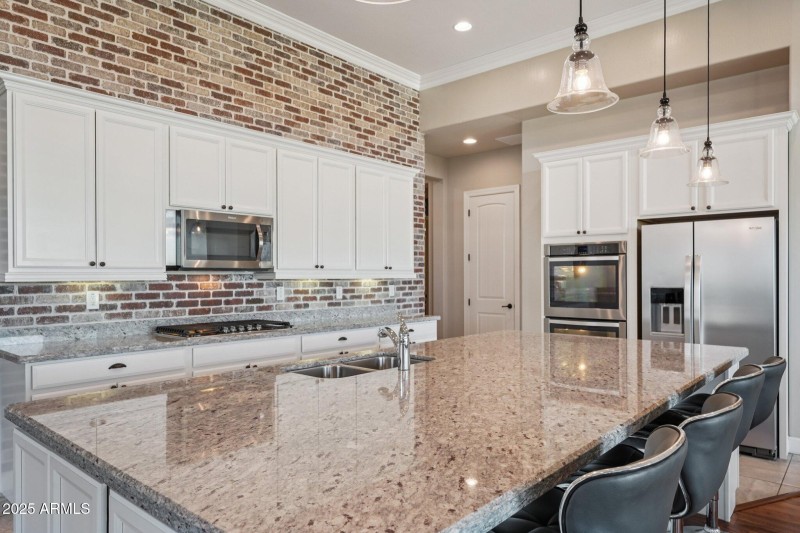 18-web-or-mls-W Georgia Ave-S0210-018
