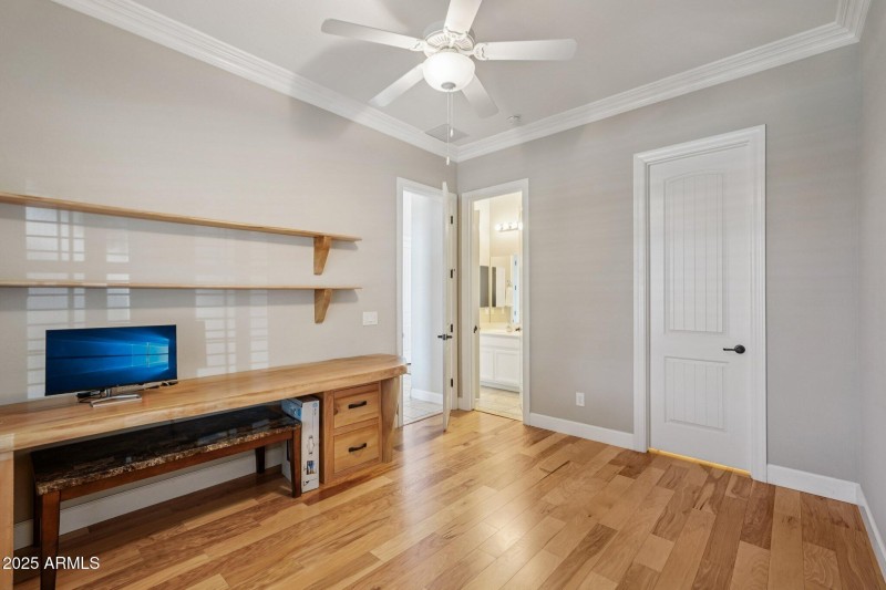25-web-or-mls-W Georgia Ave-S0210-025