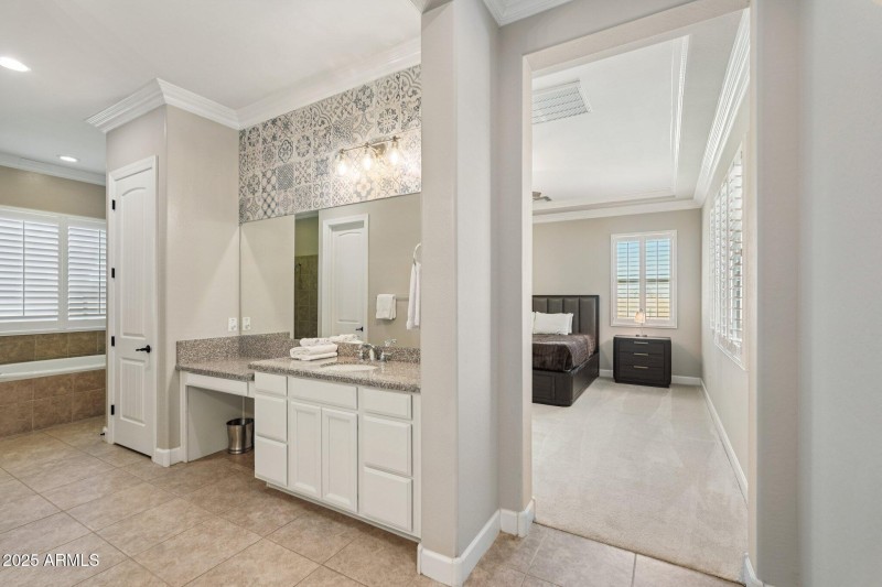27-web-or-mls-W Georgia Ave-S0210-027