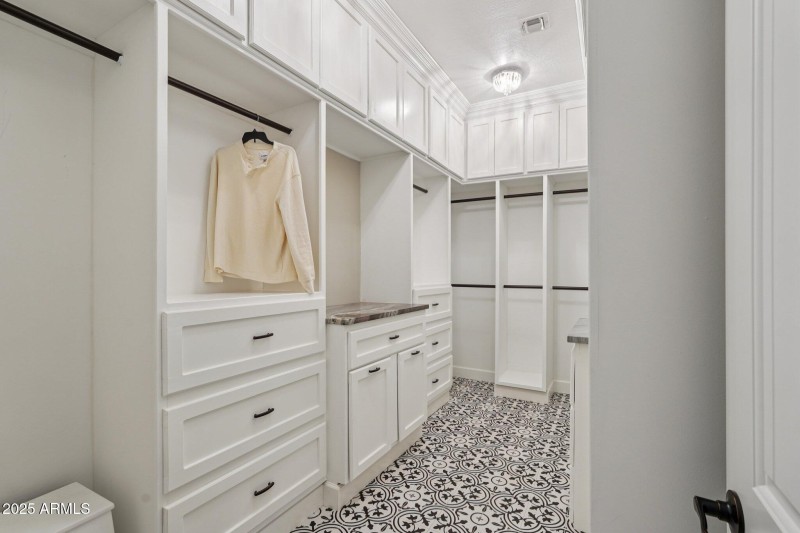 31-web-or-mls-W Georgia Ave-S0210-031
