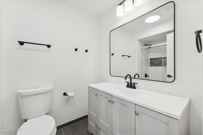 22-020-bathroom