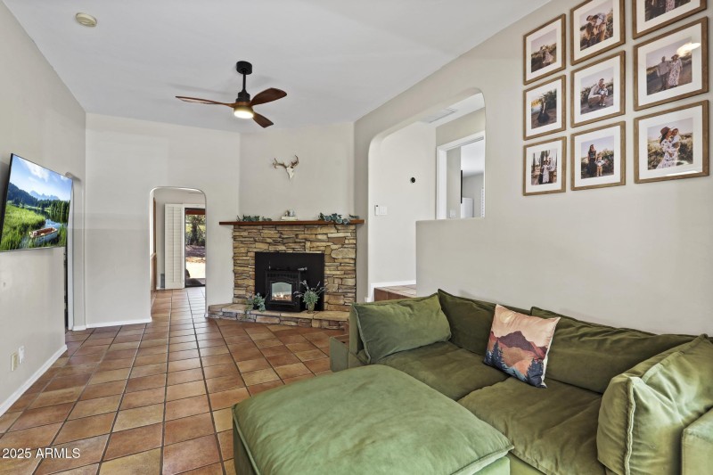 511 N Hemlock Circle Great Room 2