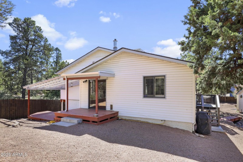 511 N Hemlock Circle Rear 3