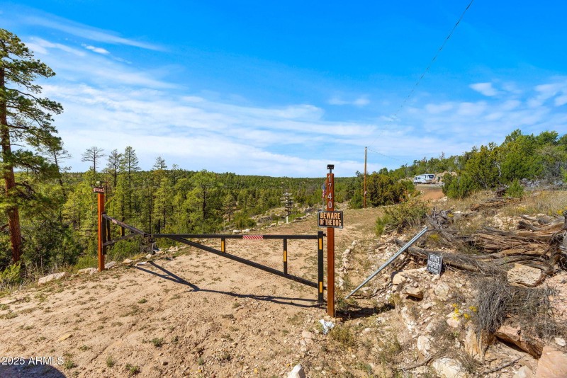 1740EskimoLn-HeberOvergaard-AZ-2