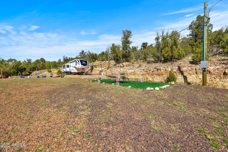 1740EskimoLn-HeberOvergaard-AZ-3