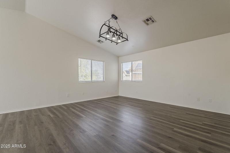 25-web-or-mls-Lush Vista-25