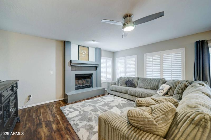 2417 E Rockledge-7