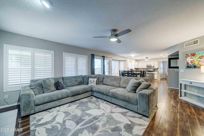 2417 E Rockledge-8