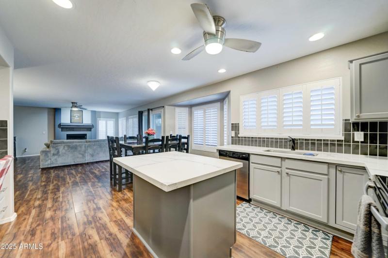 2417 E Rockledge-13