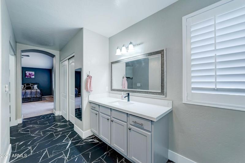 2417 E Rockledge-19