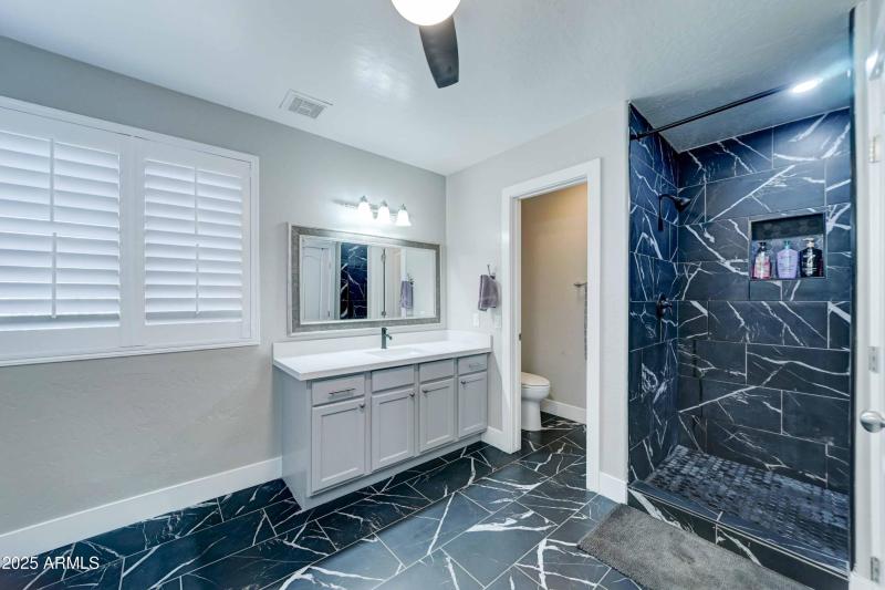 2417 E Rockledge-20
