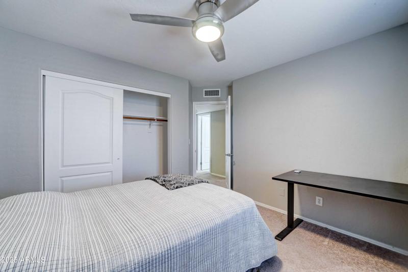 2417 E Rockledge-23