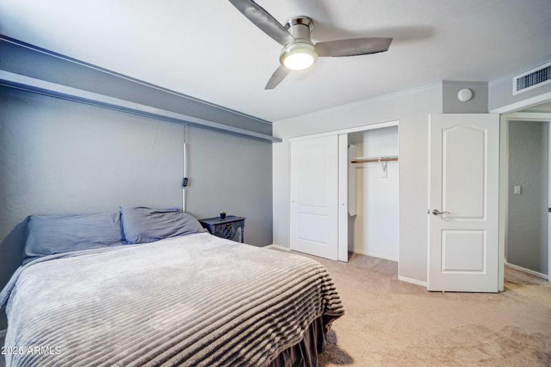 2417 E Rockledge-25
