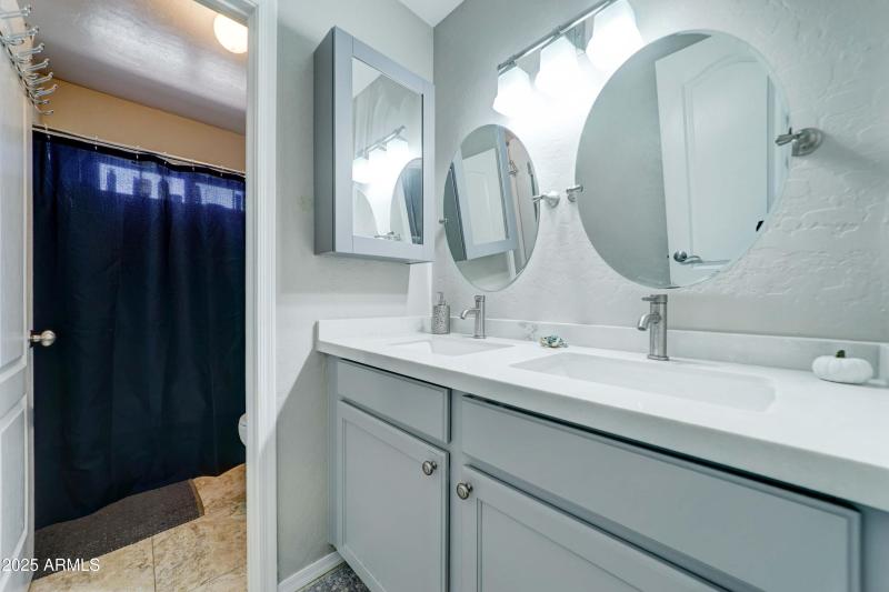 2417 E Rockledge-28