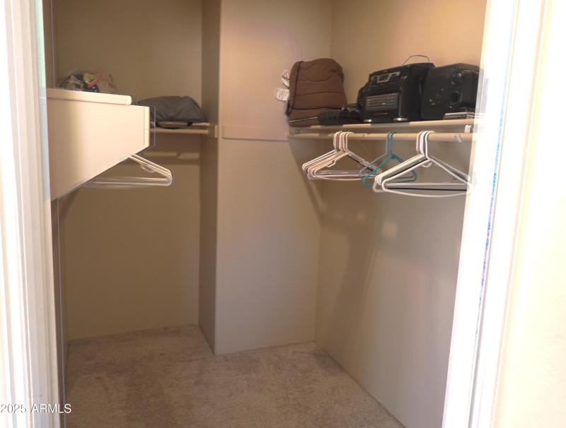 upstairs-guest-suite-closet