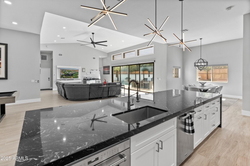 6715 E Montecito Ave-52