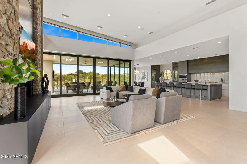 5-web-or-mls-37200-n-cave-creek-rd