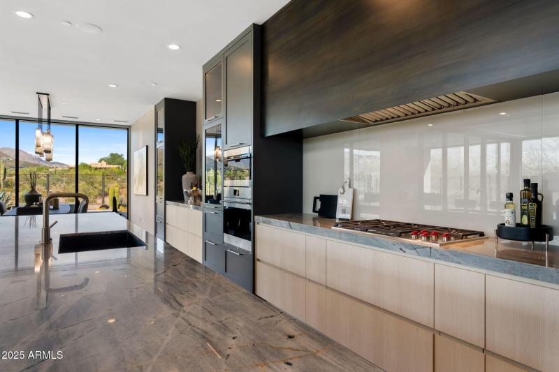 11-web-or-mls-37200-n-cave-creek-rd