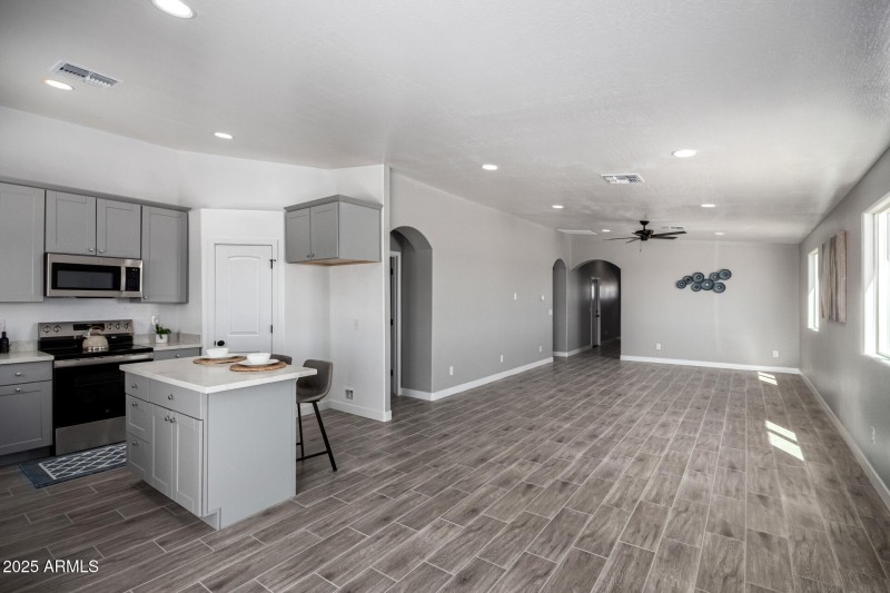 42761 W INDIANOLA AVE, Tonopah, AZ 85354