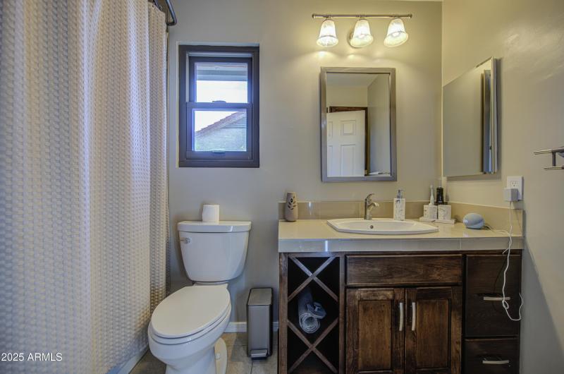 Bathroom 2-pic 1