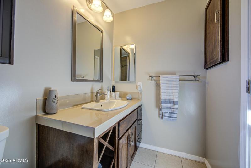 Bathroom 2-pic 4