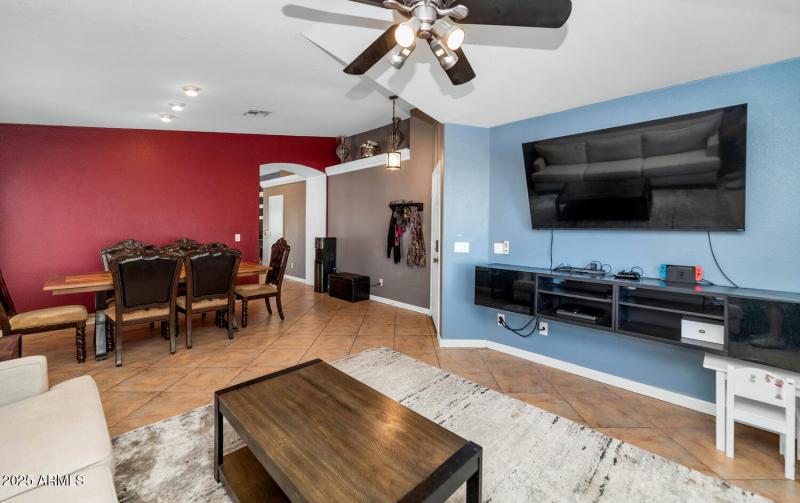 18023 N 111th Dr-large-006-034-18023 N 1
