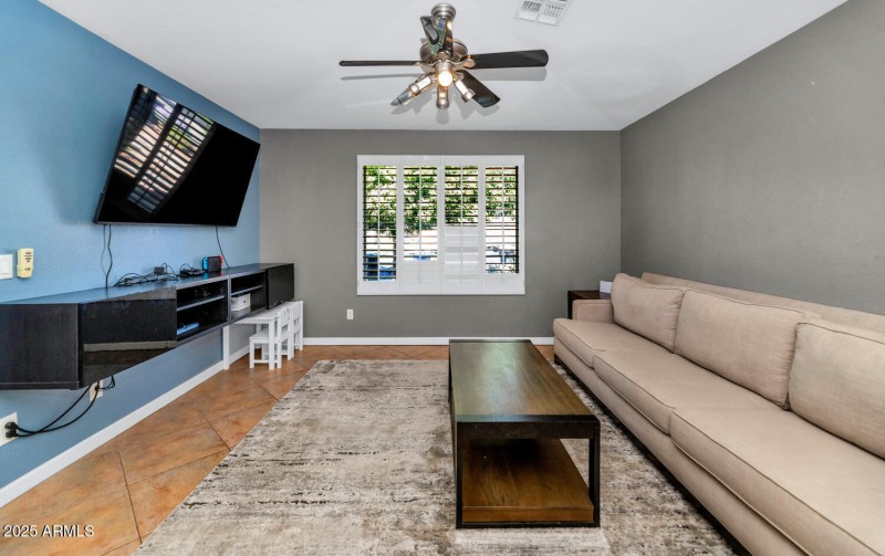 18023 N 111th Dr-large-007-028-18023 N 1