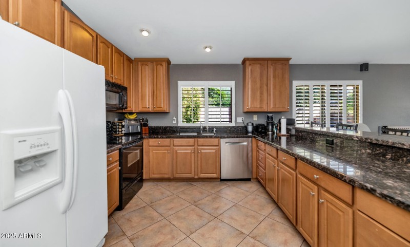 18023 N 111th Dr-large-009-026-18023 N 1