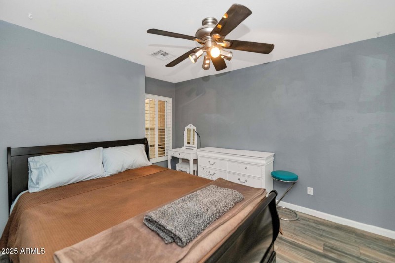 18023 N 111th Dr-large-022-030-18023 N 1