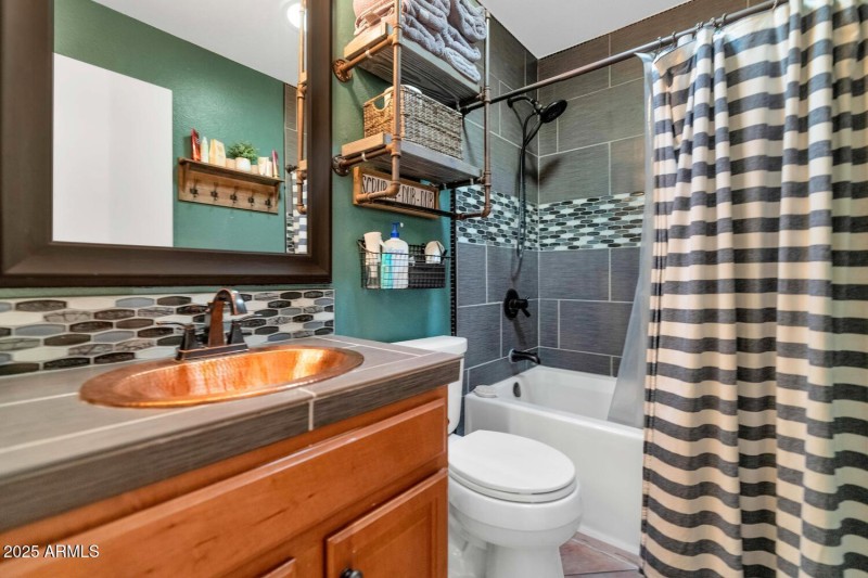 18023 N 111th Dr-large-024-035-18023 N 1