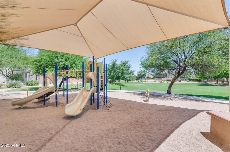 18023 N 111th Dr-large-037-008-18023 N 1