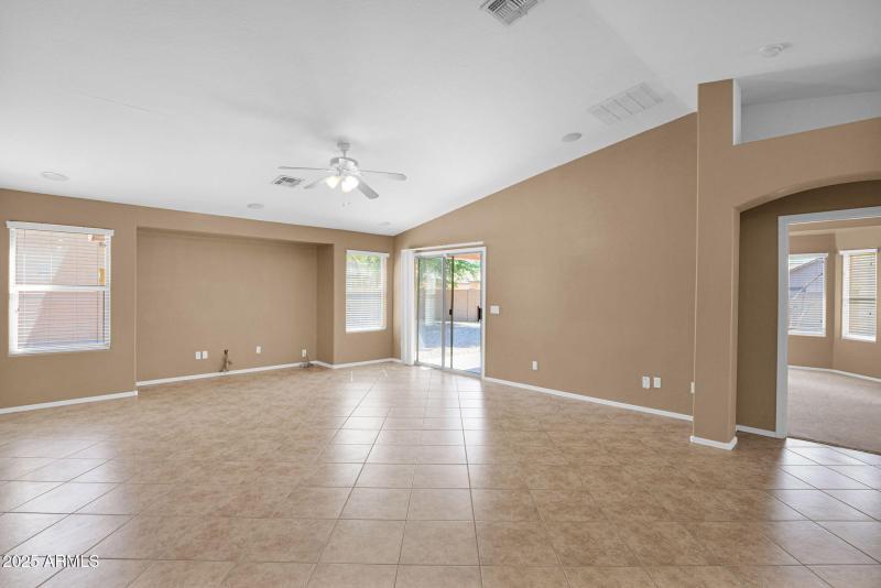 24-web-or-mls-P1315335